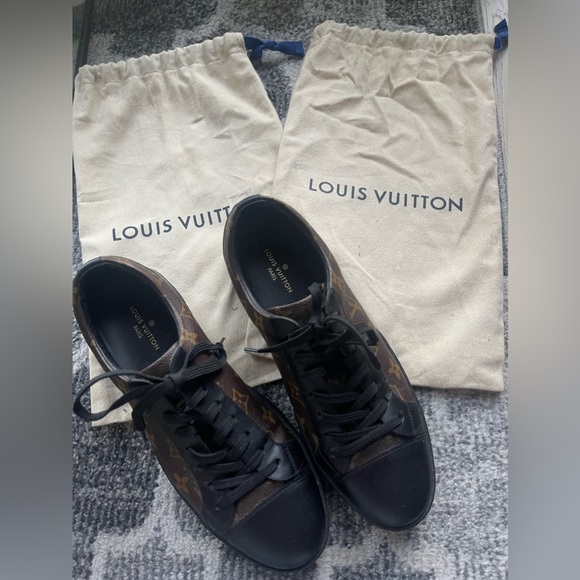 Louis Vuitton Sneakers - Picture 5 of 9